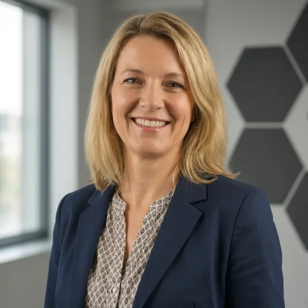 Dr. Sandra Klein, Verhaltensökonomin und Expertin für Verhandlungen bei Karrierewerk.